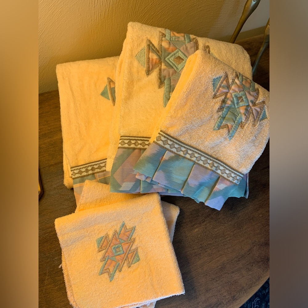 Jillian Rose Collection Towel Set Bath Navajo Peach Southwest Ruffle Set 5 VTG